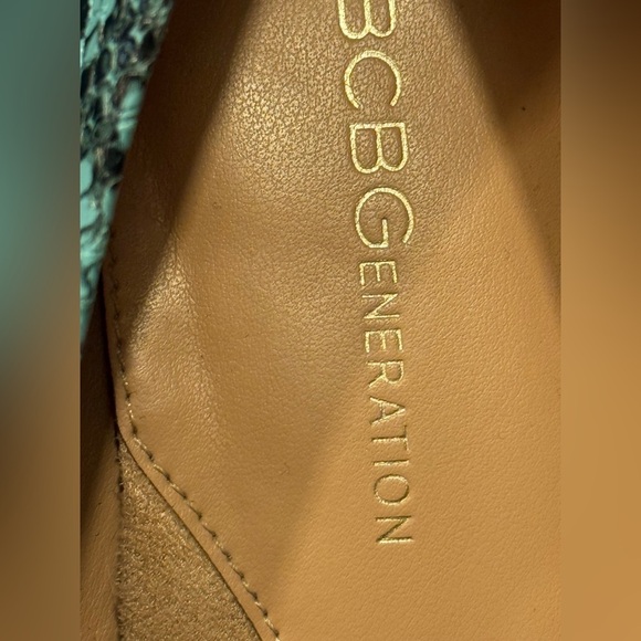 BCBGeneration Skie Pointy Toe Faux Snake Skin Blue/Green and Black Pumps Sz 8.5 - Picture 11 of 14